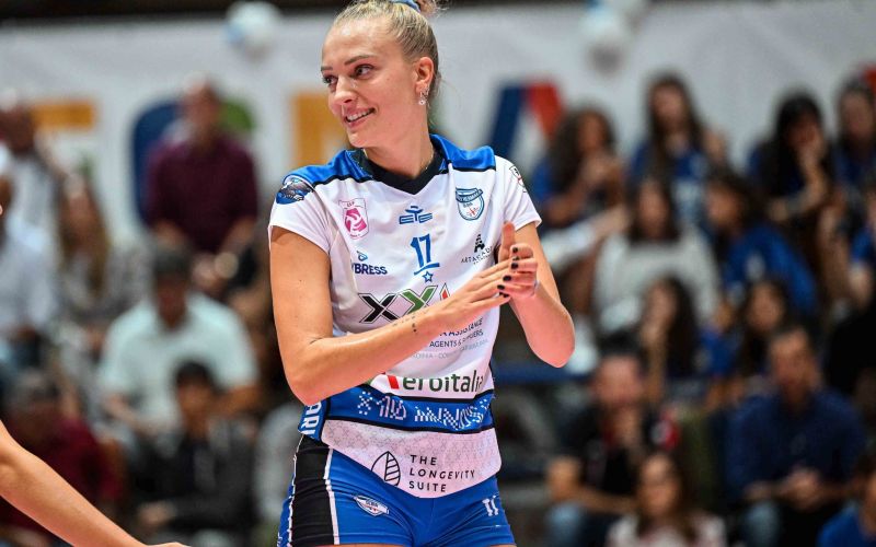 In cabina di regia, il tocco internazionale di Dana Schmit