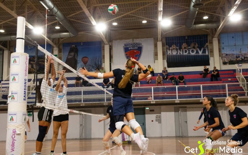 La prima di A3 vale ancora di più: Acqua S.Bernardo Mondovì Volley scende in campo per la Pediatria del “Montis Regalis”