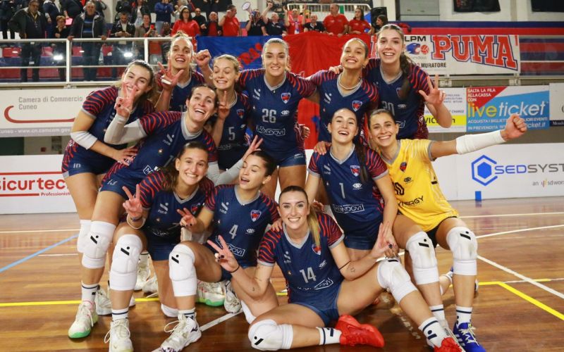 Mondovì Volley fa tre su tre ma che fatica con Garlasco: al Palamanera è 3-2